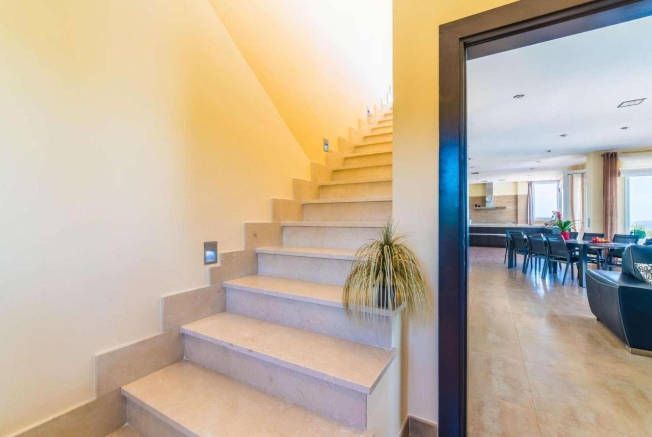 Redrema Villa ยูคมายอร์ ภายนอก รูปภาพ